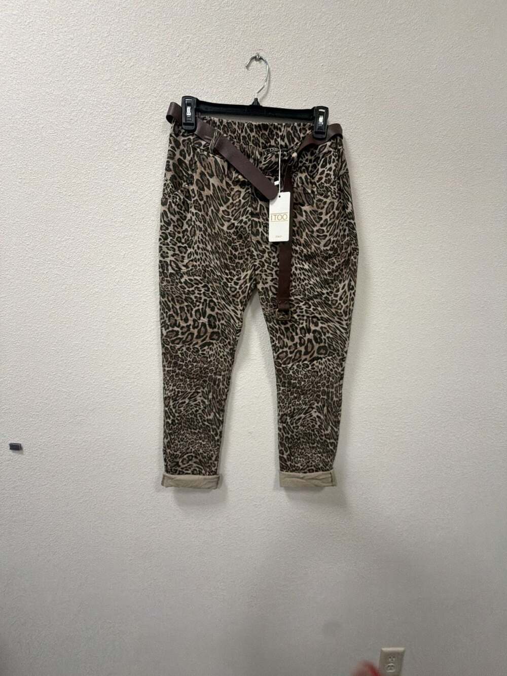 ITOO Leopard Print Pants Size S with Belt